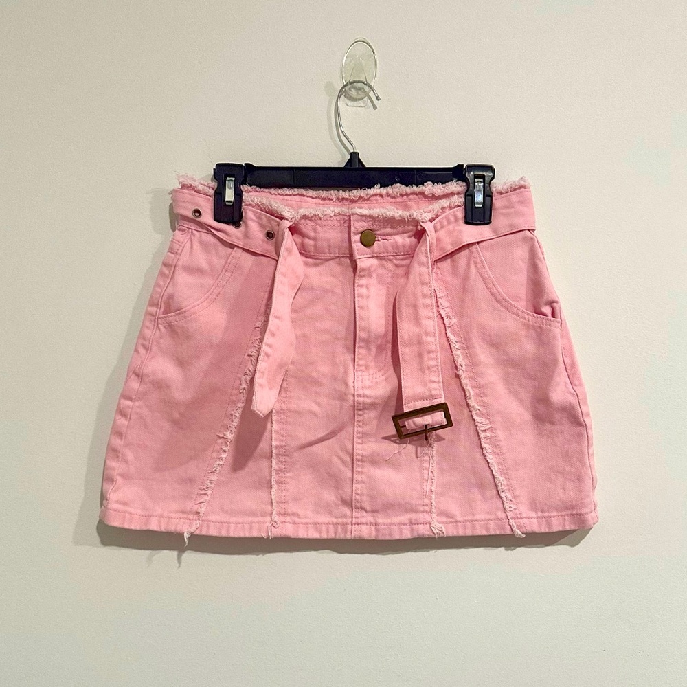 Women’s Pink Mini Skirt with Belt Size M
